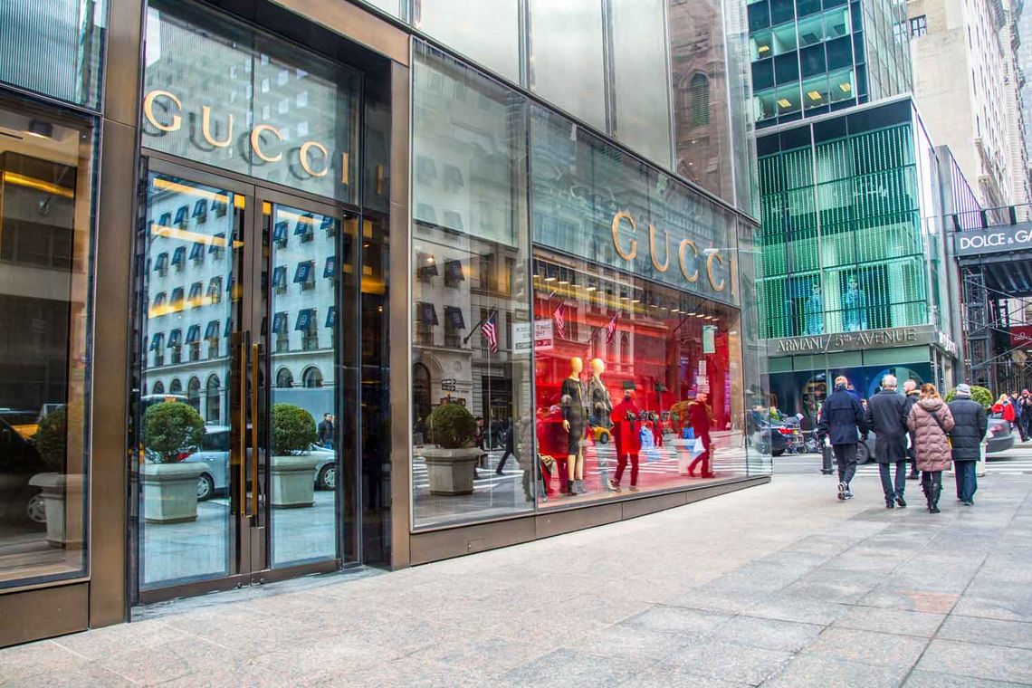 Foto eines Gucci Stores in der Einkaufsstraße