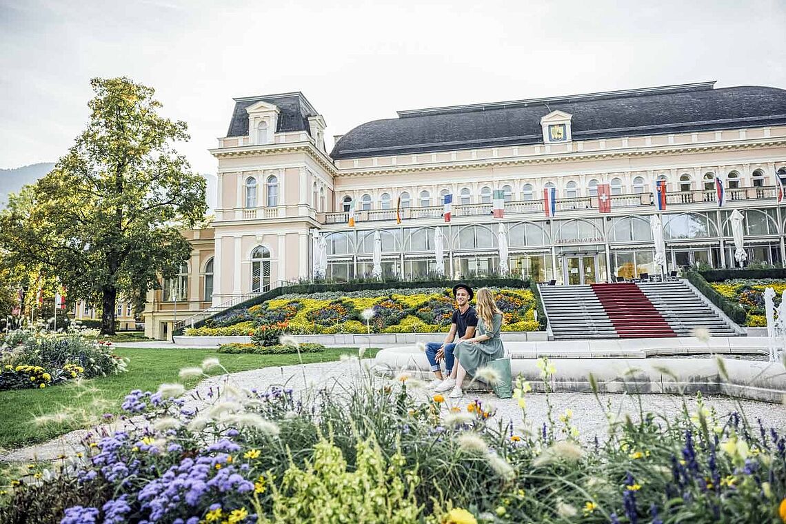 Park vor dem Kongress- und Theaterhaus in Bad Ischl