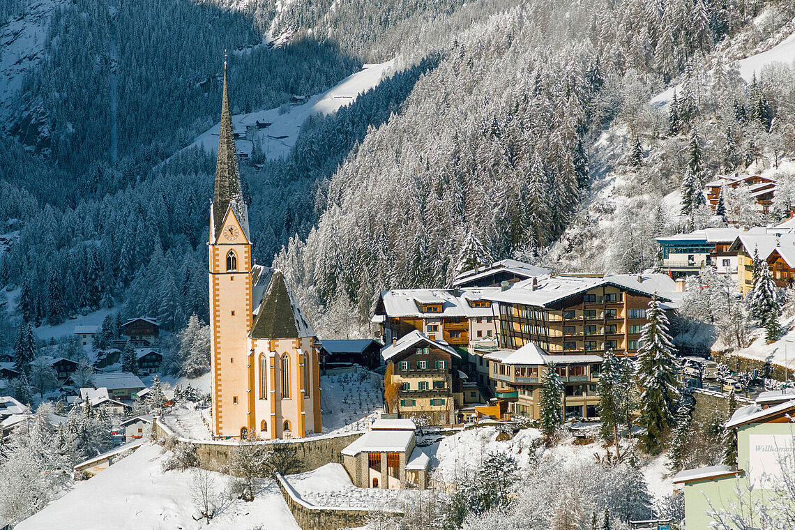 Winter-Außenansicht Hotel Nationalpark Lodge in Heiligenblut