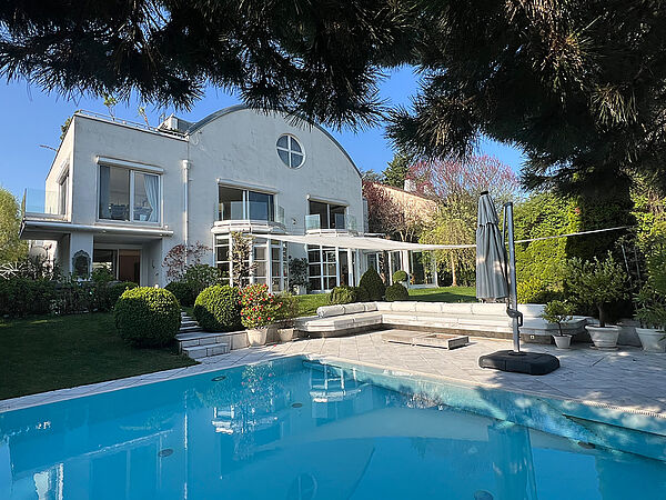 Exklusives Apartment mit einzigartigem Garten & Pool und prachtvollem Weingartenblick
