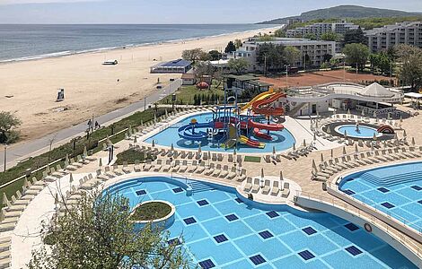 Resort mit Swimmingpools an der bulgarischen Schwarzmeerküste bei Albena