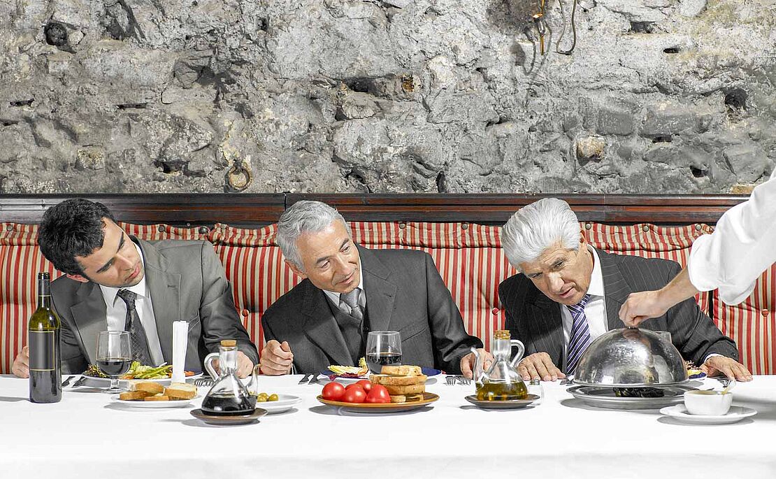 Männer im Restaurant