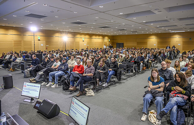 Schüler in Seminarraum GEWINN InfoDay 2024