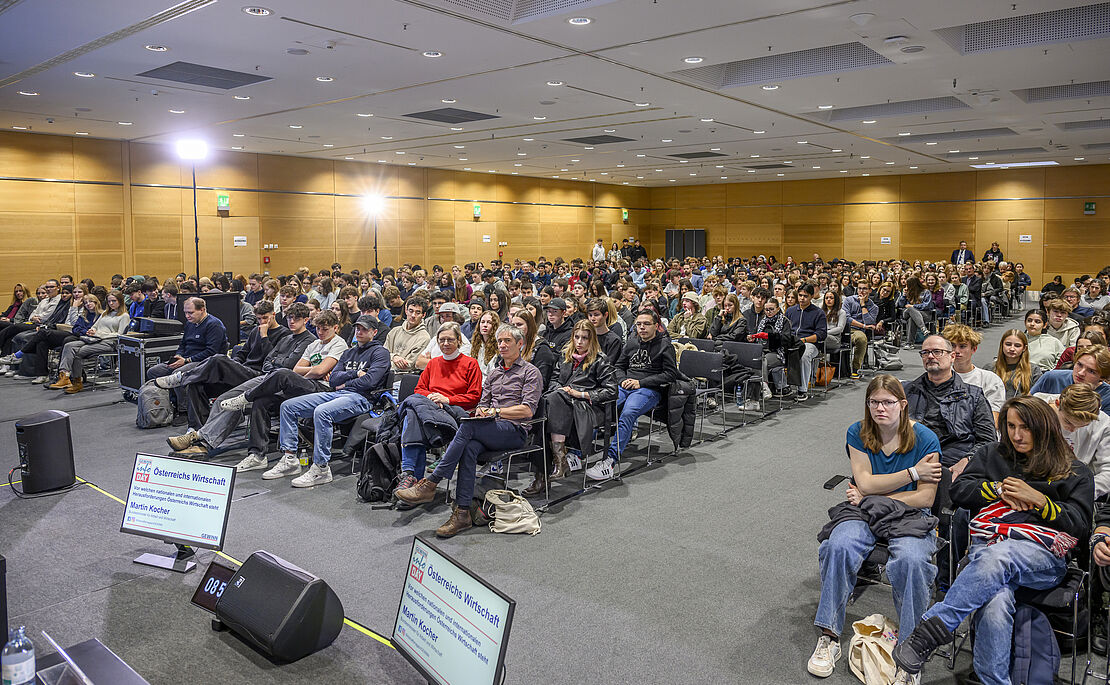 Schüler in Seminarraum GEWINN InfoDay 2024