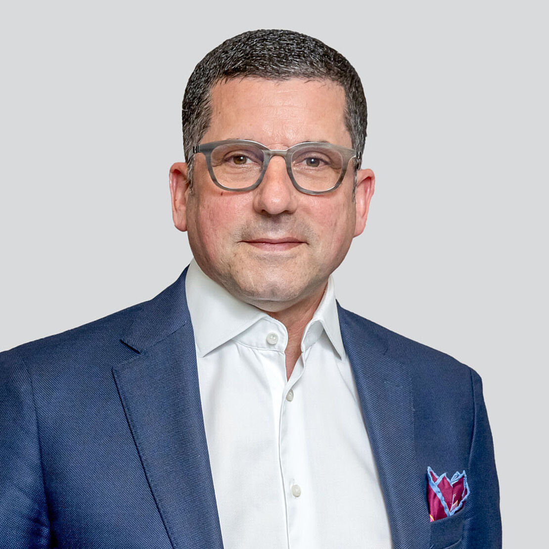 Portraitfoto Marcel Haraszti