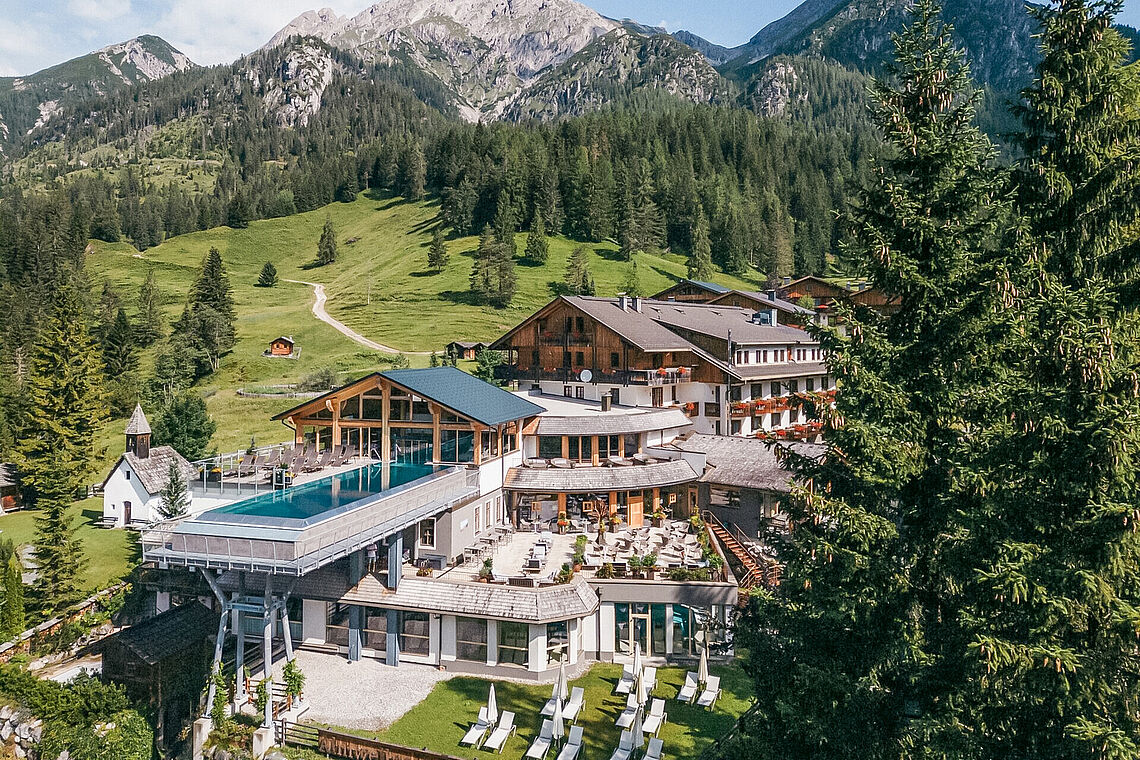 Swimmingpool Almwellness Resort Tuffbad