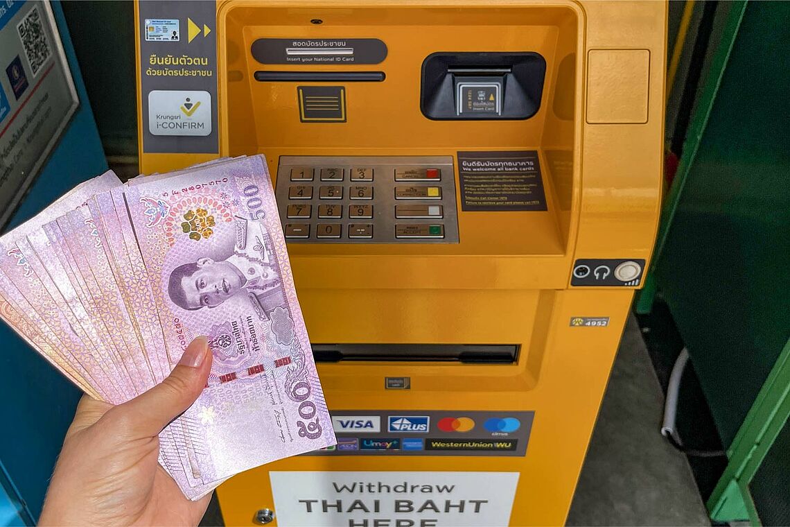 Günstig Geld beheben im Urlaub