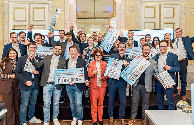 Gruppenfoto GEWINN-Jungunternehmer:innen-Wettbewerb 2025
