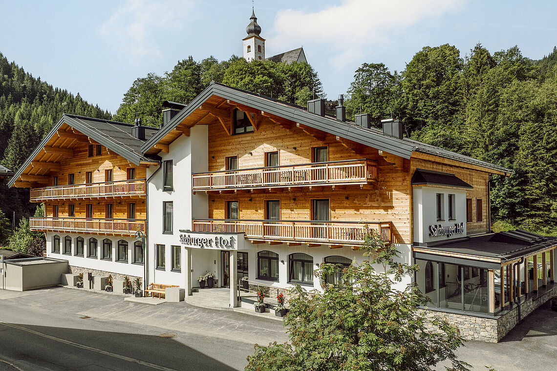 Außenansicht Familienhotel Salzburger Hof am Fuße des Hochkönigs