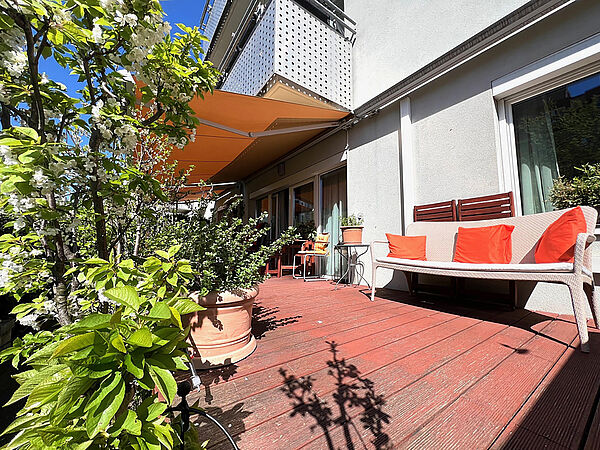 Modernes sonniges Terrassenapartment