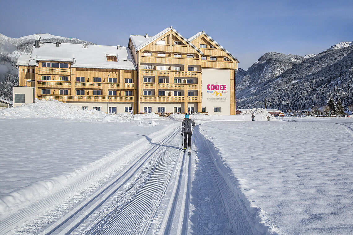 Außenansicht im Winter COOEE alpin Hotel Dachstein