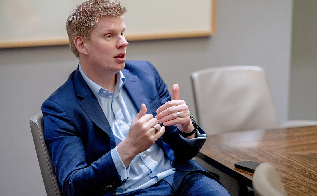 Iain Stealey, J.P. Morgan Asset Management