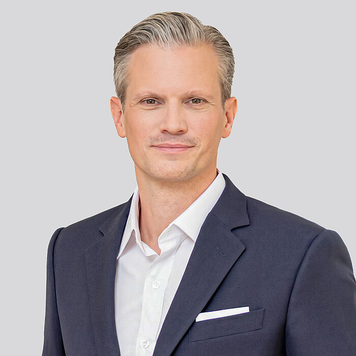 Portraitfoto Alexander Zwickl