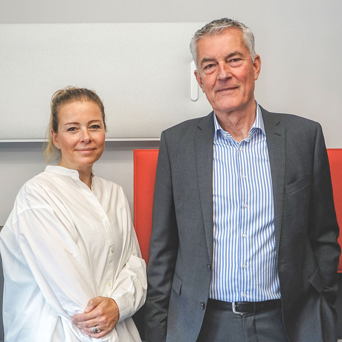 Gruppenfoto Caroline Kracmer und Tilmann Buchner