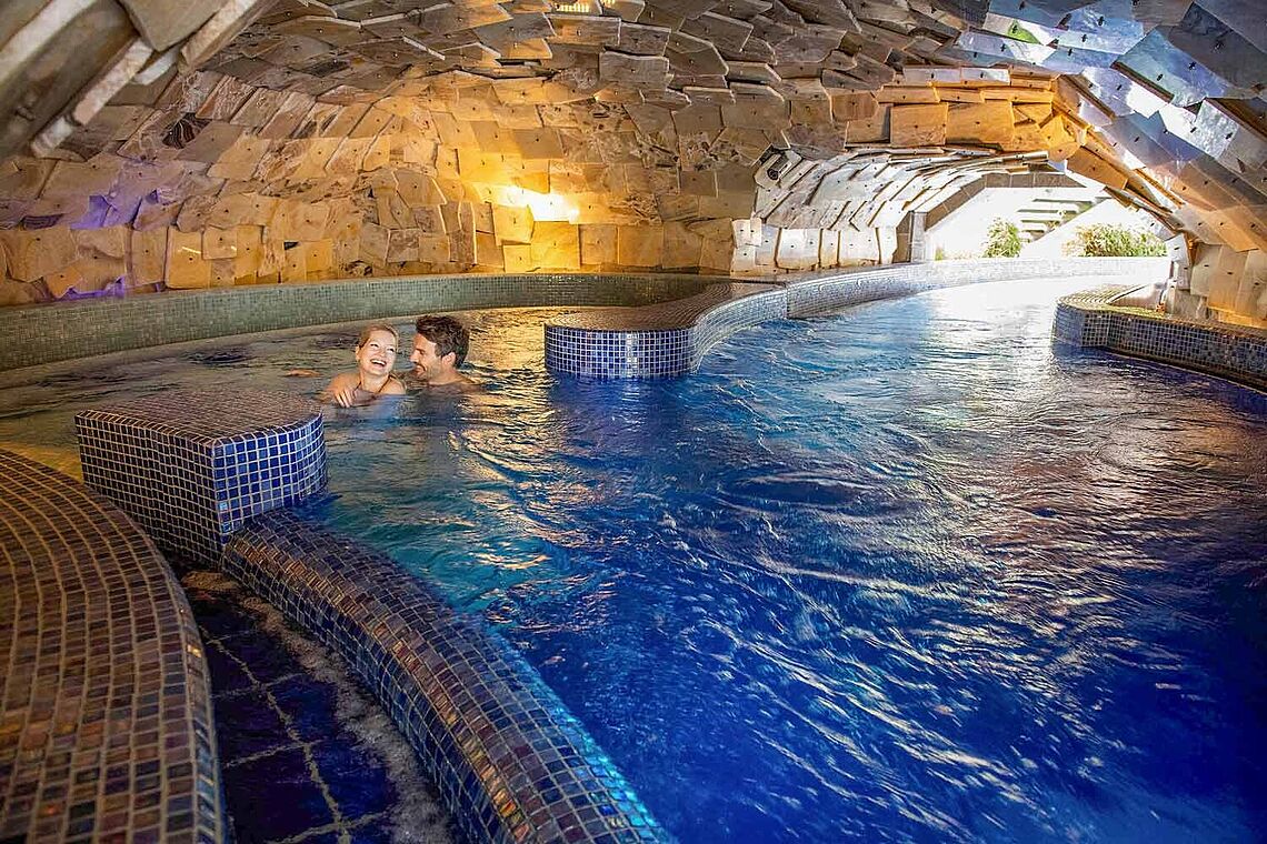 Solegrotte in der Salzkammergut-Therme in Bad Ischl