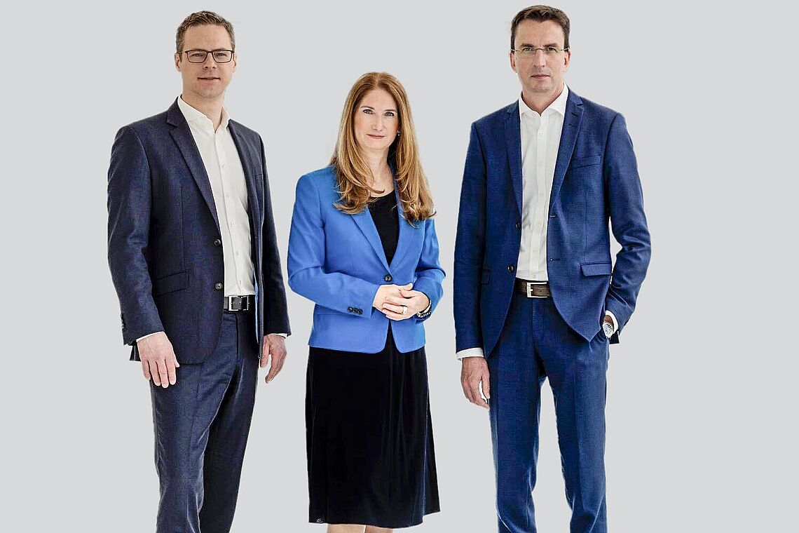 Gruppenfoto Bernhard Hohenegger, Patricia Kasandziev und Bernhard Achberger