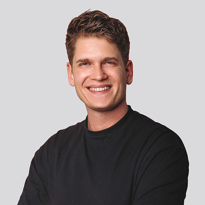 Portraitfoto Dominik Hackl