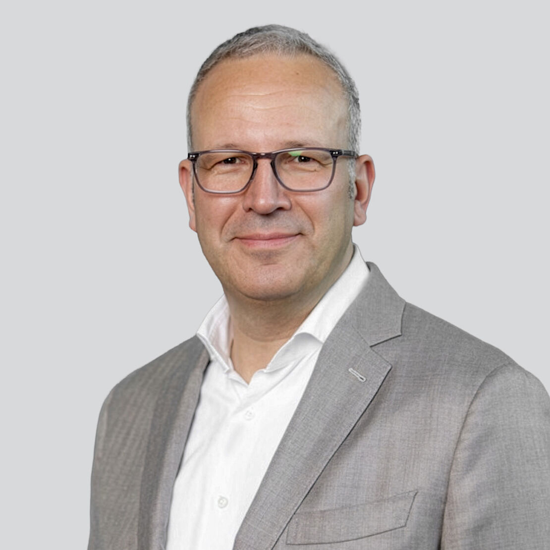 Portraitfoto Arnd Riehl