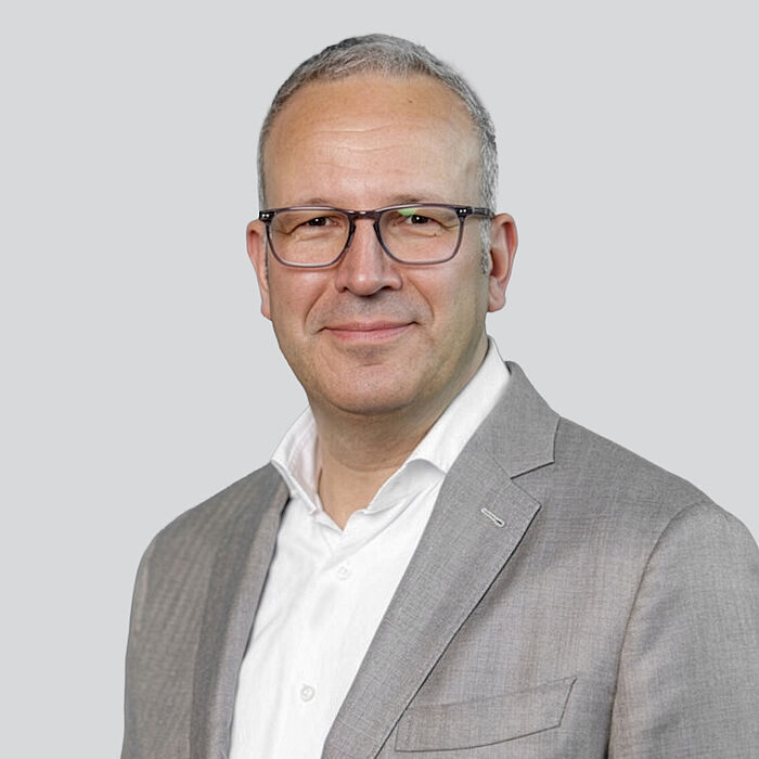 Portraitfoto Arnd Riehl