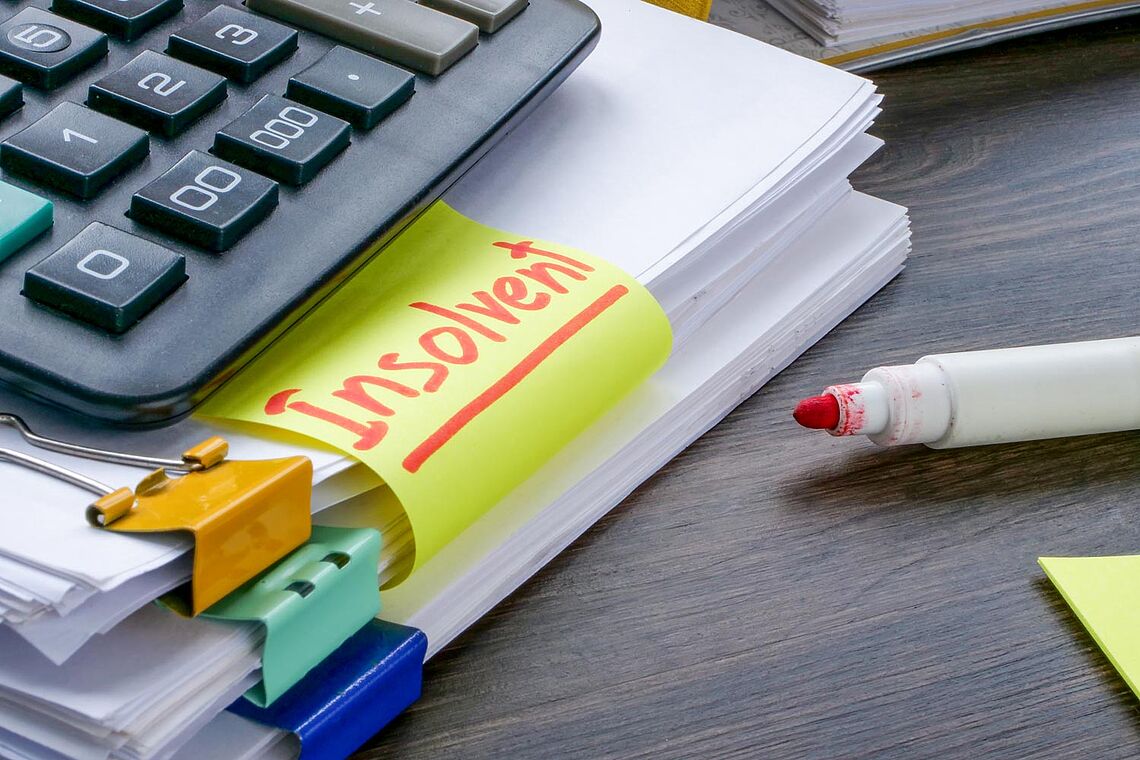 Zettel mit Post-It Insolvent