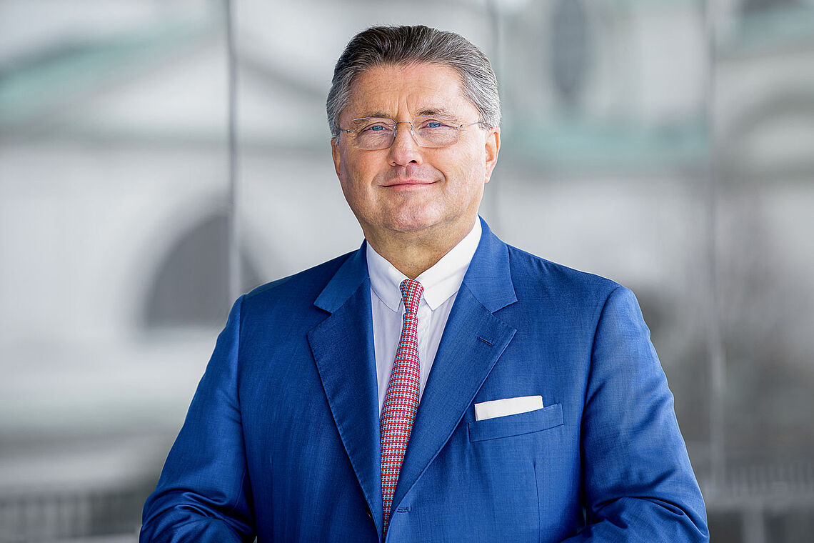Karl-Heinz Strauss reduziert Porr-Anteil