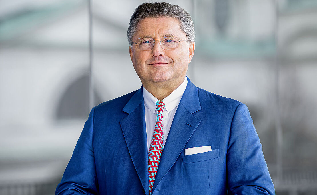 Karl-Heinz-Strauss