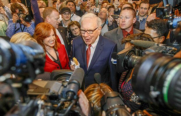 Buffett in der Publikumsmasse
