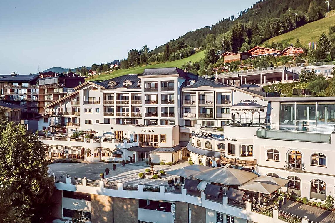 Außenansicht Hotel Alpina Alpendorf