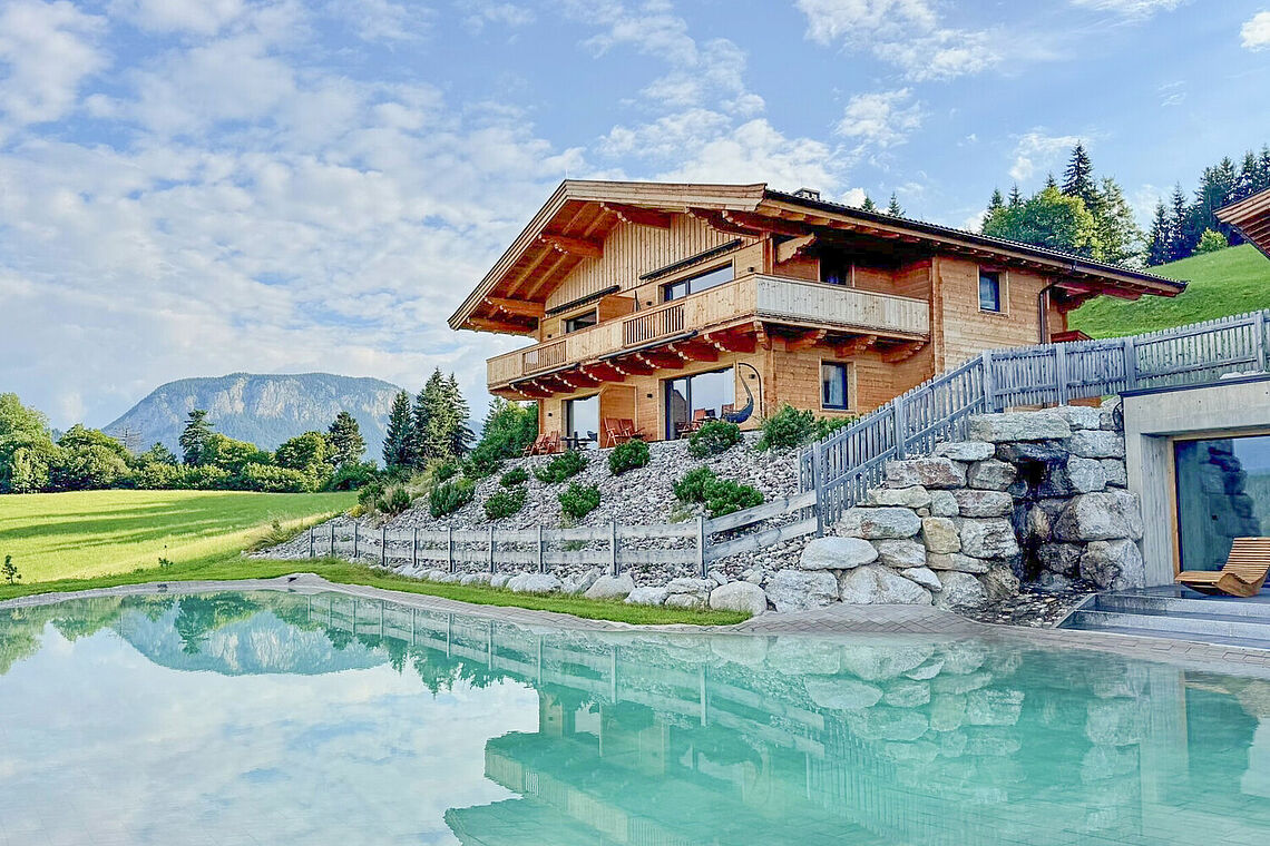 Alpenchalet Oberlaiming mit Teich