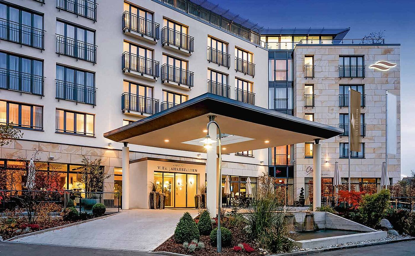 Außenansicht Hotel Vier Jahreszeiten Starnberg in Oberbayern