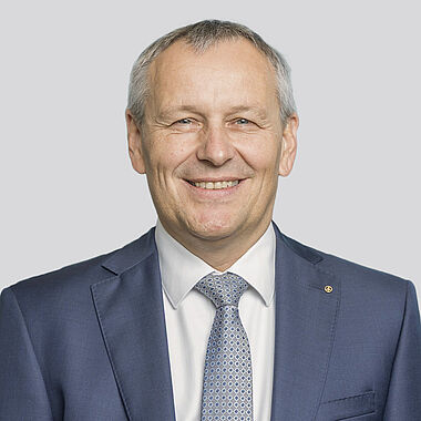 Portraitfoto Paul Bacher