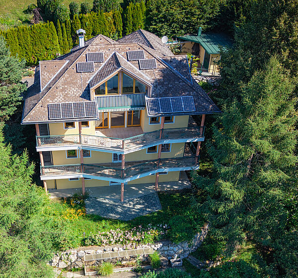 Villa mit Seeblick