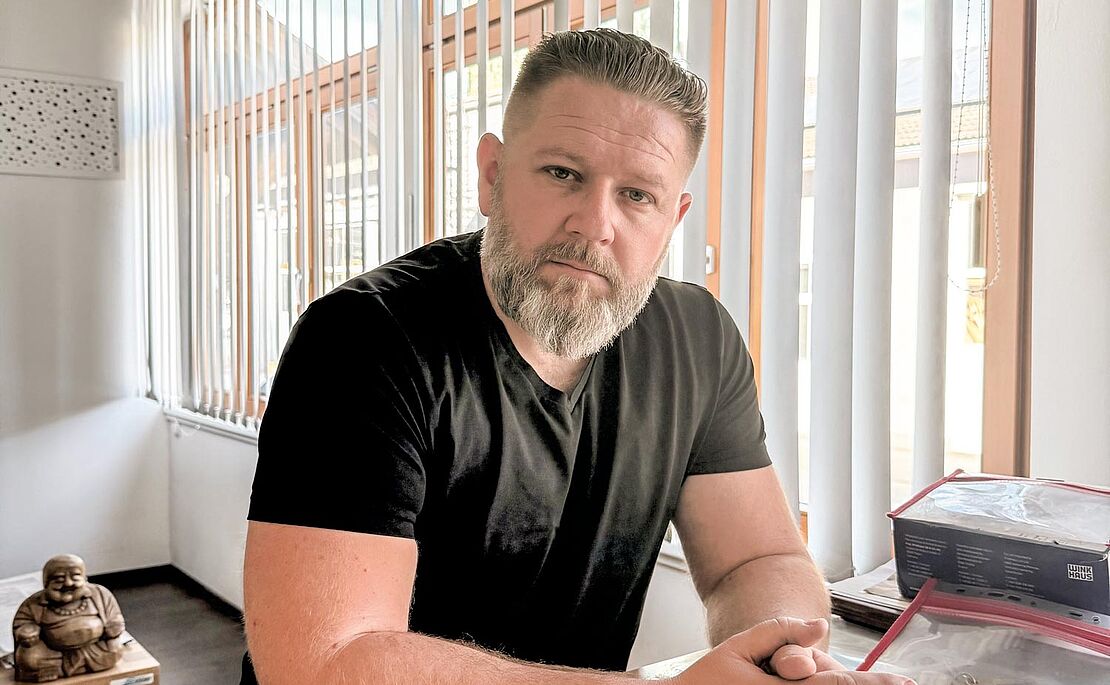 Wolfgang Schinnerl an seinem Schreibtisch