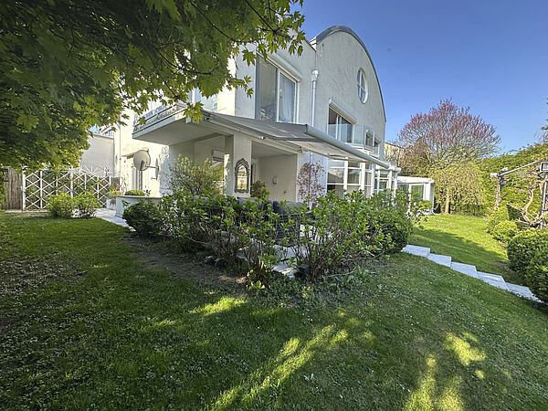 APARTMENT MIT HAUSCHARAKTER & WEINGARTENBLICK – HERRLICHER GARTEN & POOL