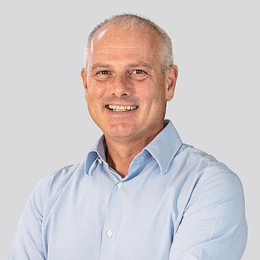 Portraitfoto Andreas Mahder