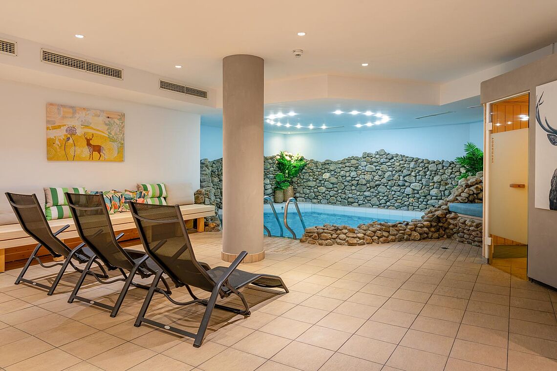 Pool und Infrarotkabine Wellnessbereich Hotel zum Hirschen Zell am See-Kaprun