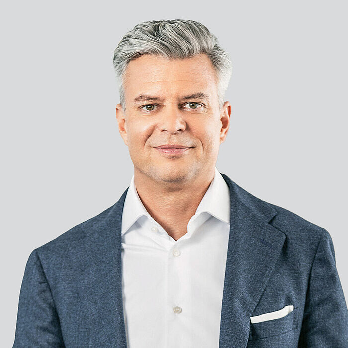 Portraitfoto Thomas Arnoldner