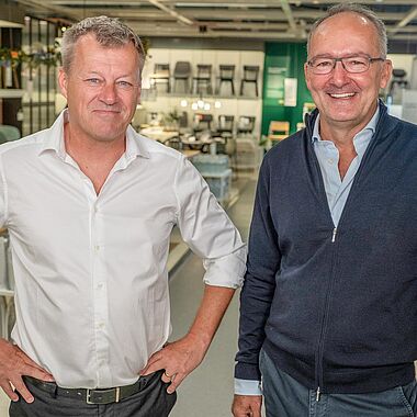 Gruppenfoto Jesper Brodin und Juvencio Maeztu