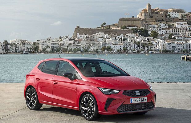 Rotes Modell Seat Ibiza, Benzin