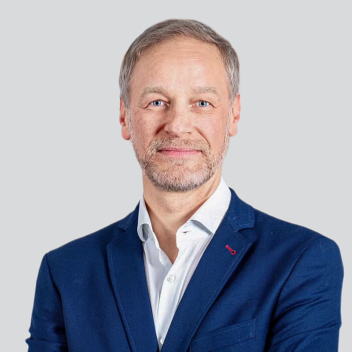 Portraitfoto Bernhard Kletzmair