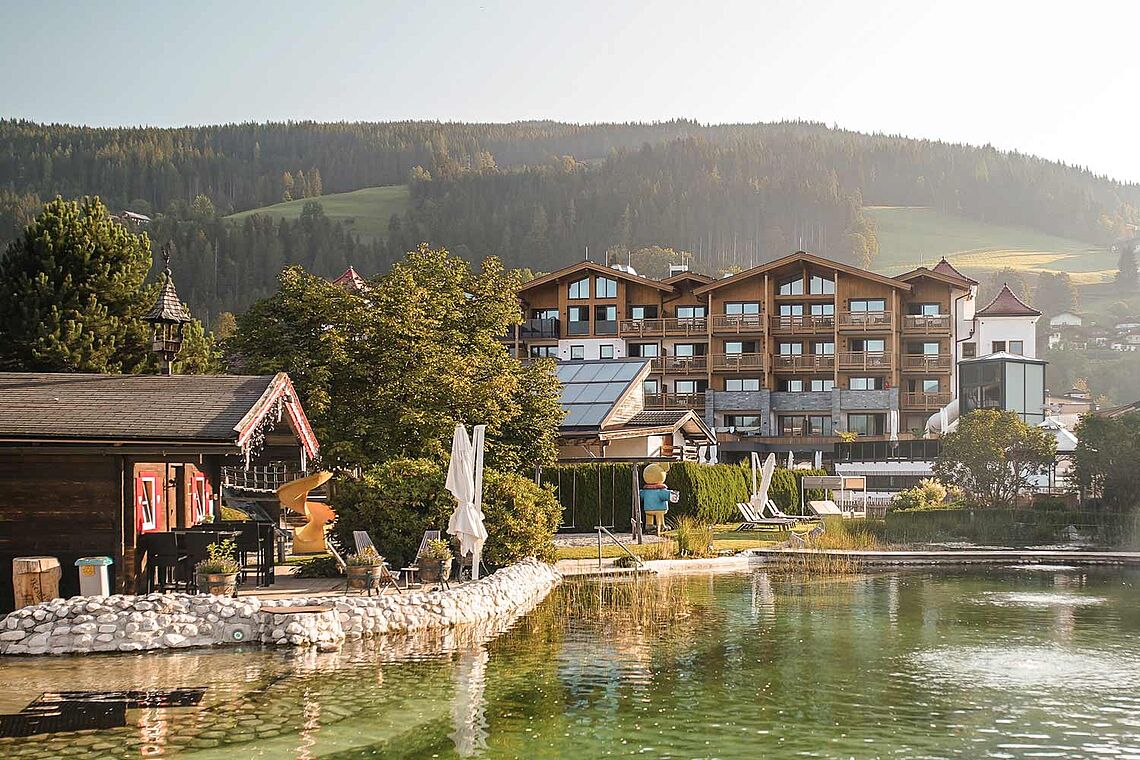 Außenansicht Ferienwelt Kesselgrub im Sommer