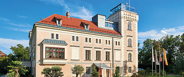 SCHLOSS - WIEN–STADTRAND