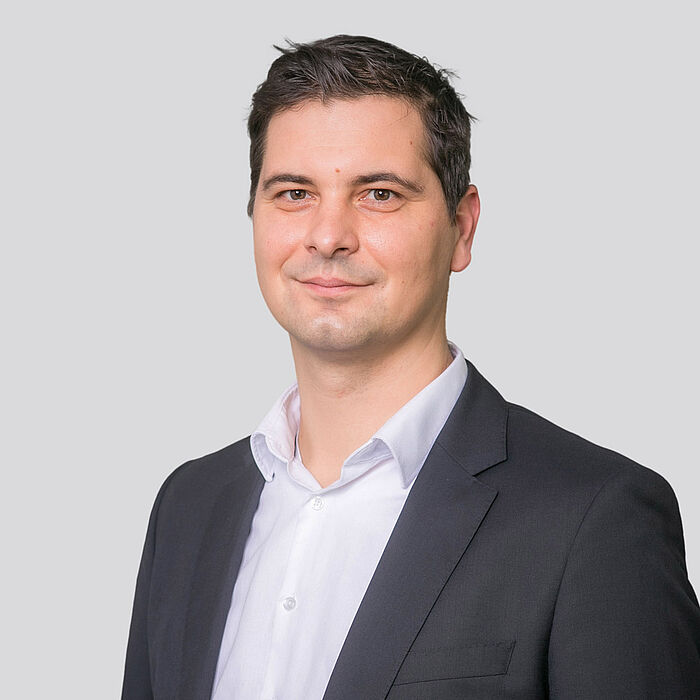 Portraitfoto Adam Harcz