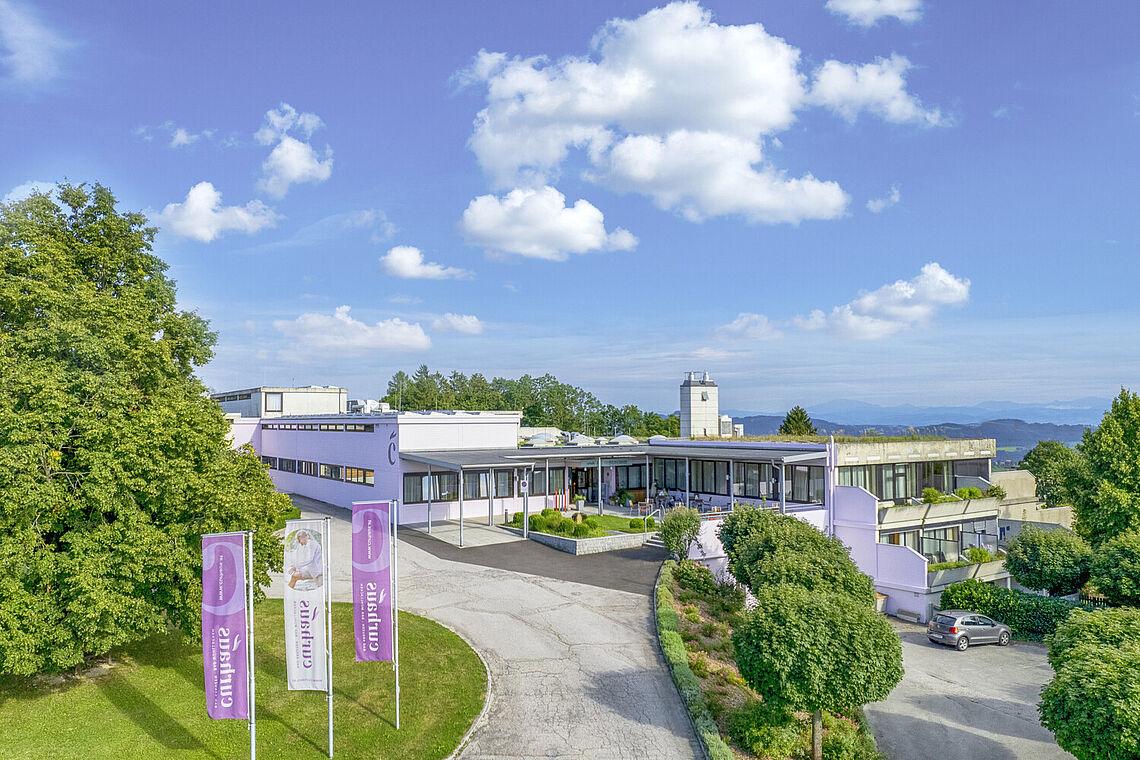 Außenansicht Curhaus Bad Kreuzen