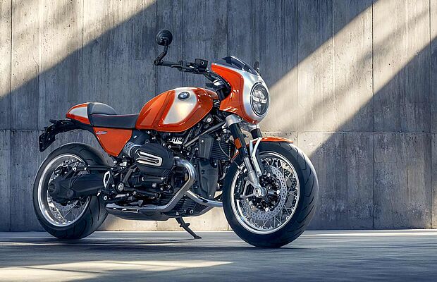 Rote BMW R 12 S