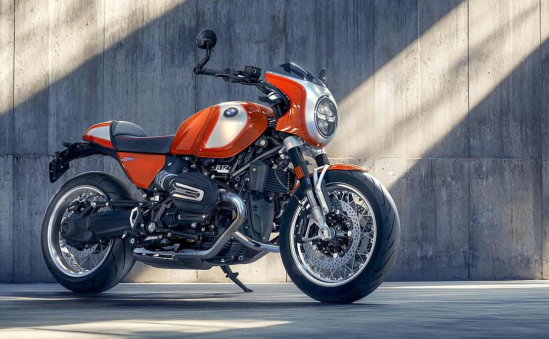 Rote BMW R 12 S