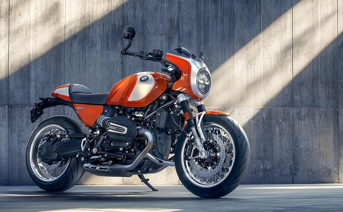 Rote BMW R 12 S
