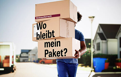 Bote mit vielen Paketen